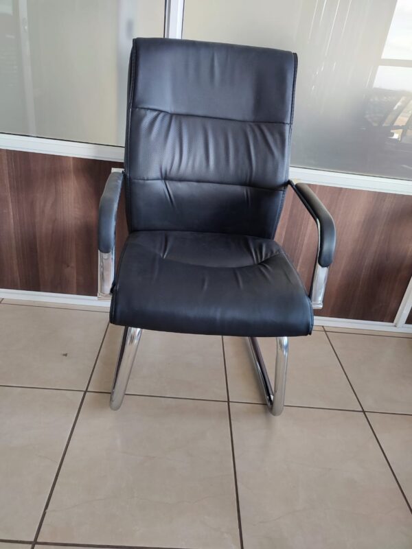 Executive waiting seat (Black) - Image 3