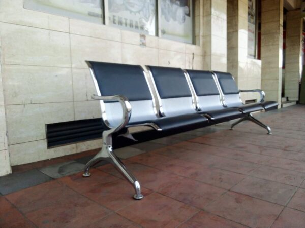 waiting-seat-4-seater-steel-mesh-grey-pvc-black-chrome-frame