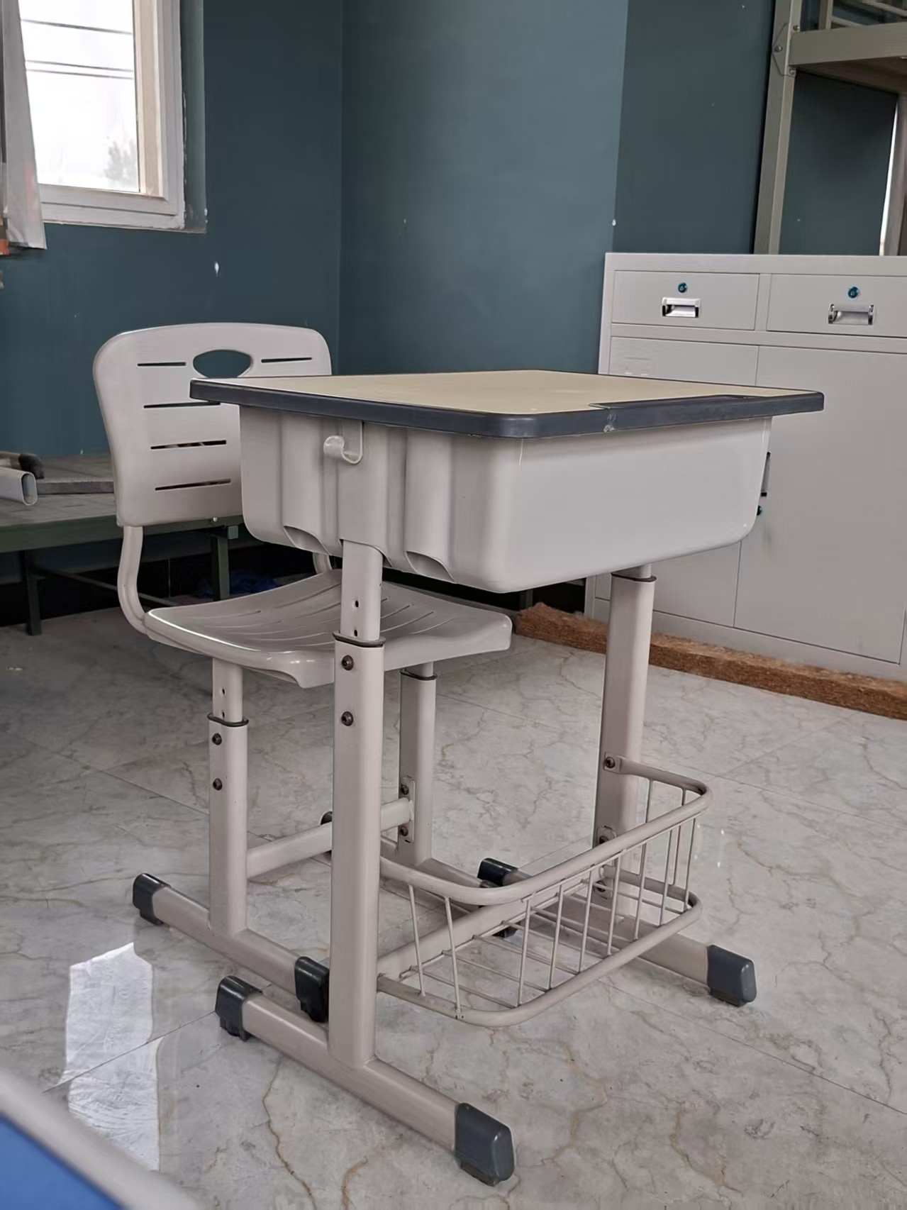 Kid's Desk & Chair Set (Adjustable) - Image 2