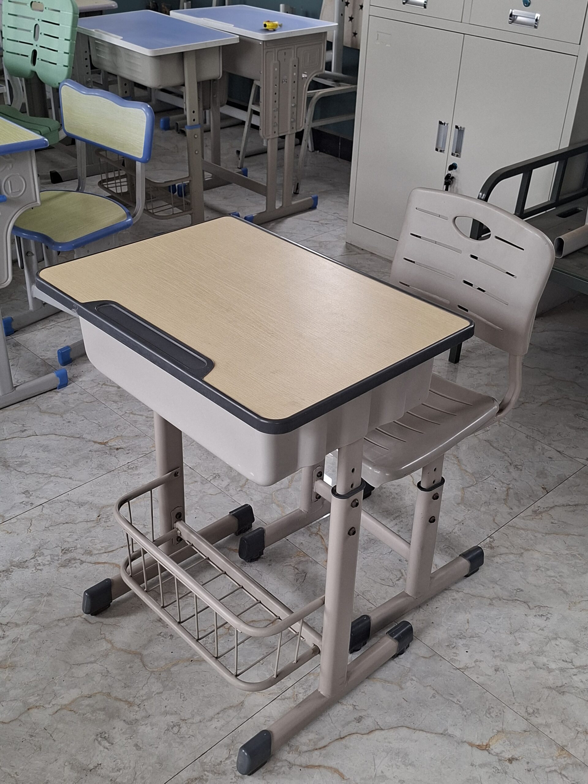 Kid's Desk & Chair Set (Adjustable) - Image 30