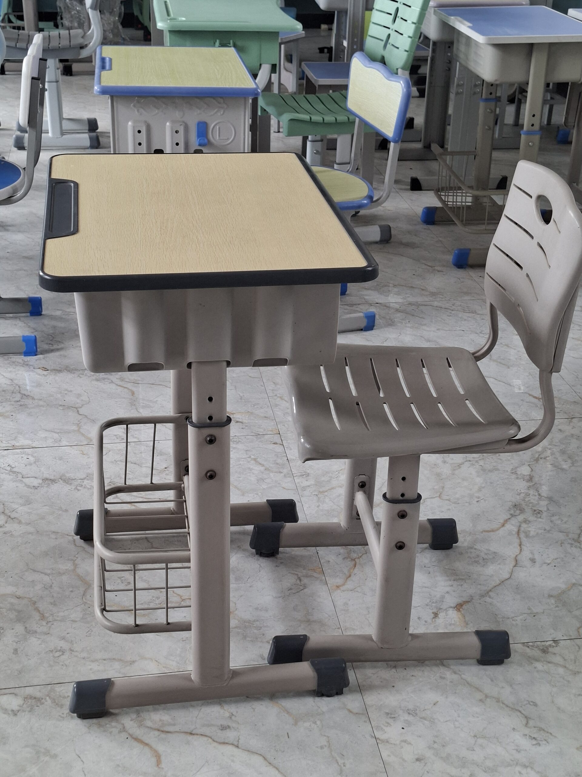 Kid's Desk & Chair Set (Adjustable) - Image 31